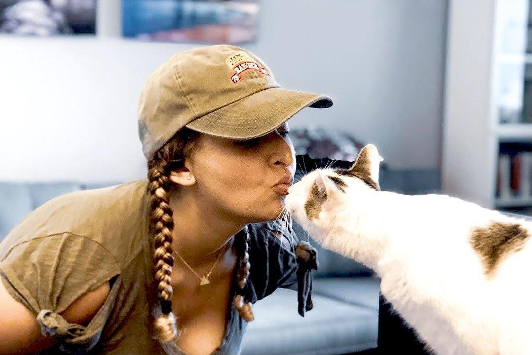 Andi Star: This Los Angeles pet sitter is truly a star - Dope Dog